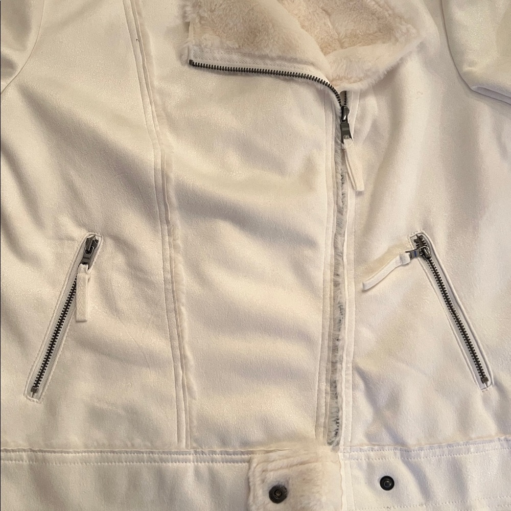 Marrakech Women's White Faux Suede/ Faux Shearling Jacket - Picture 5 of 9